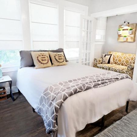 Urban Convenience Studio Flat Dallas Esterno foto